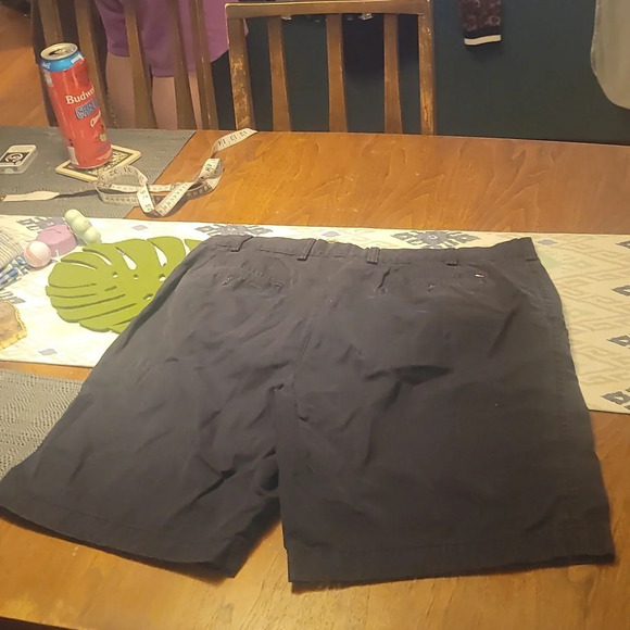 Tommy Hilfiger flat front four pocket shorts black 38 - Picture 2 of 6
